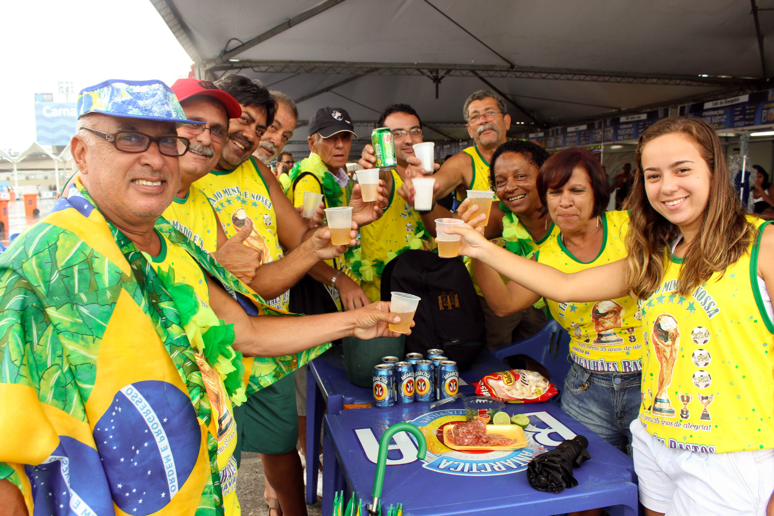 Tadeu Vida e Comissão de Carnaval no Terreirão do Samba acompanhando a Apuração do Consurso de Coretos